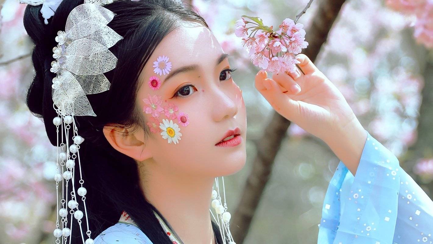热播封面